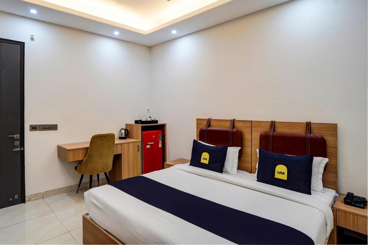 Hotel O Parkinn Γκουργκάον Εξωτερικό φωτογραφία