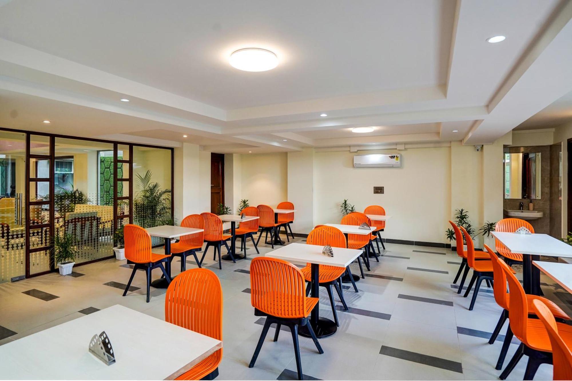 Hotel O Parkinn Γκουργκάον Εξωτερικό φωτογραφία