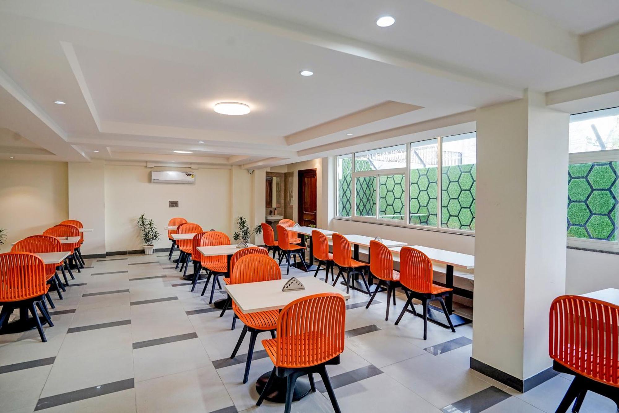 Hotel O Parkinn Γκουργκάον Εξωτερικό φωτογραφία