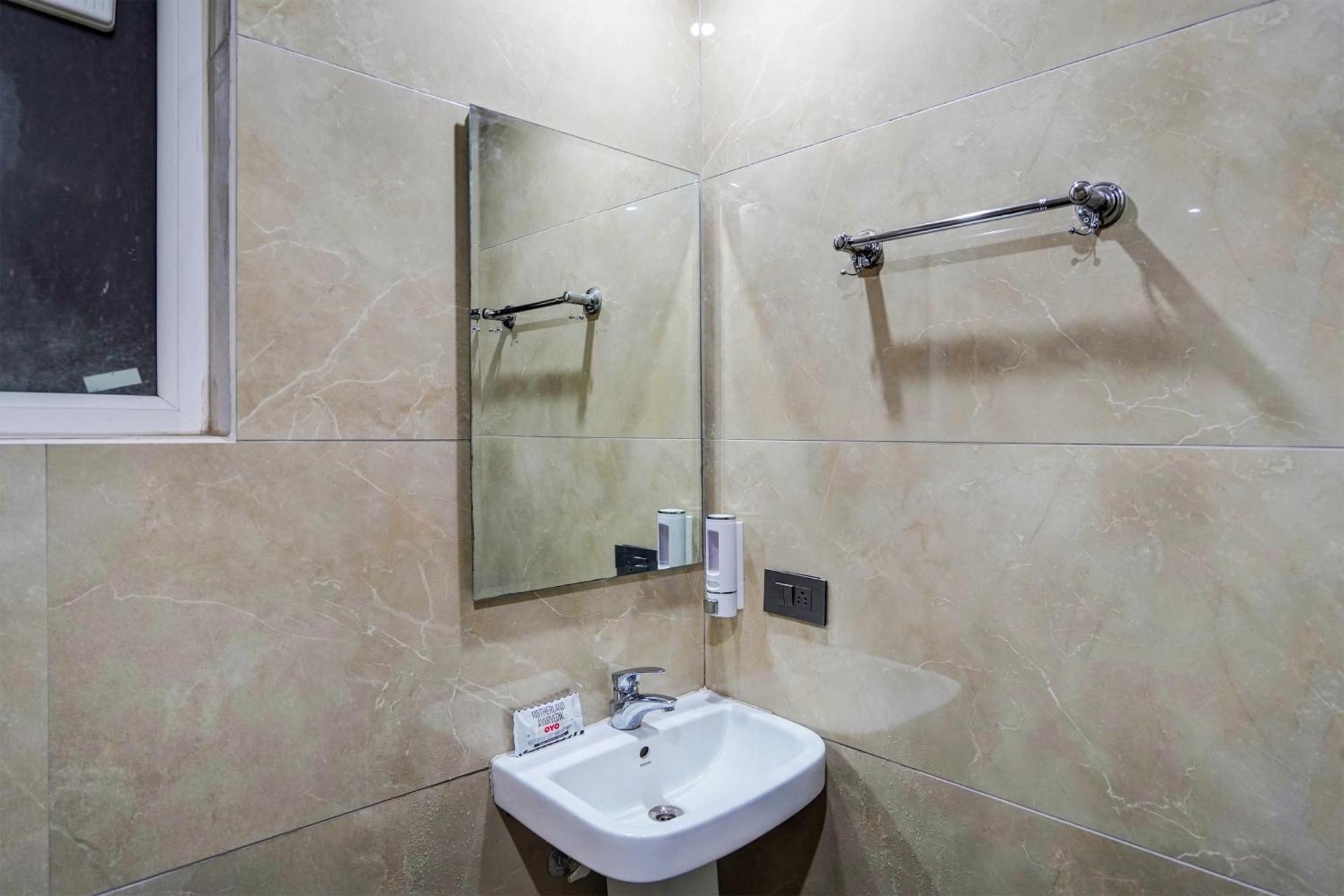 Hotel O Parkinn Γκουργκάον Εξωτερικό φωτογραφία