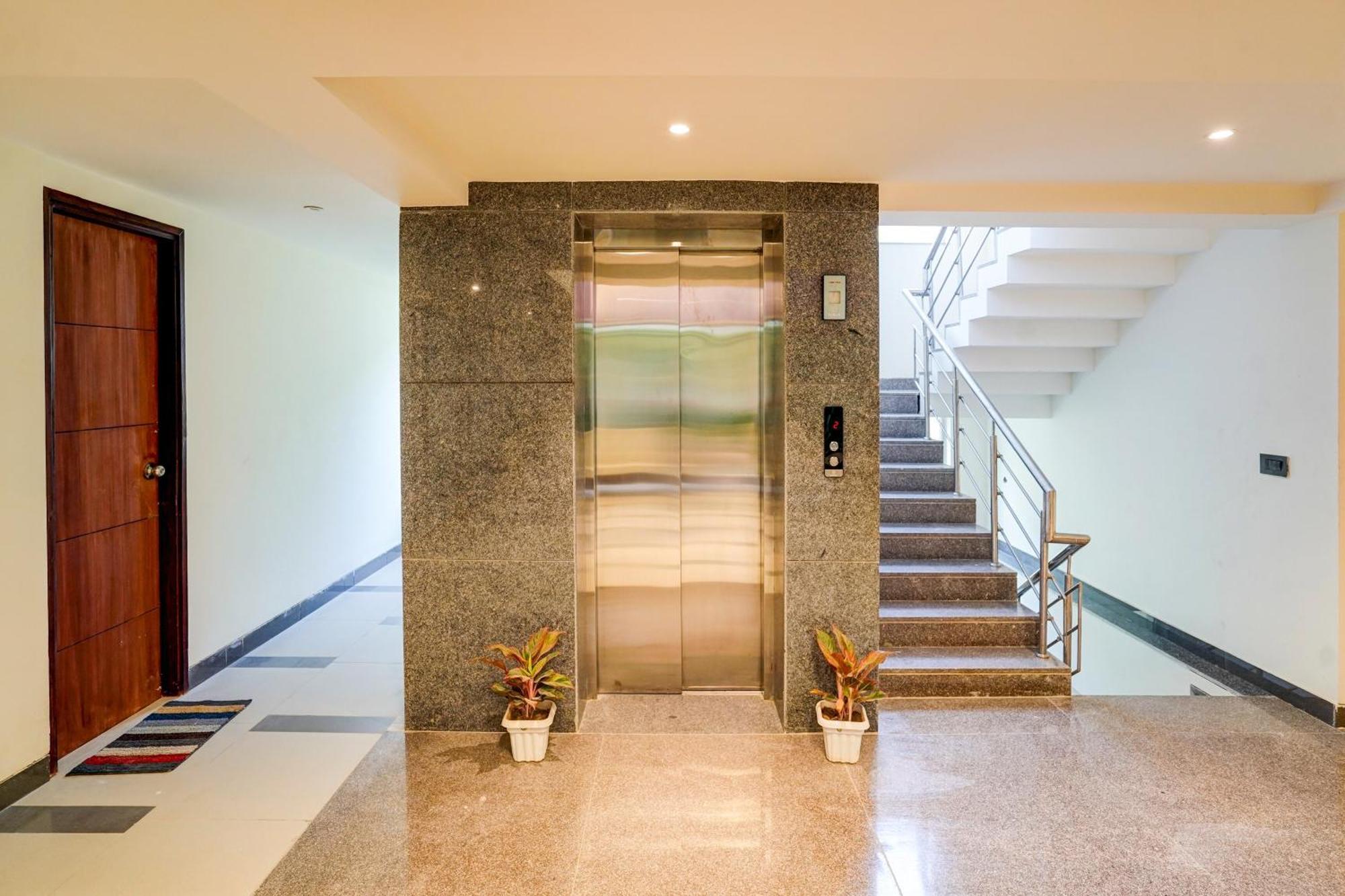 Hotel O Parkinn Γκουργκάον Εξωτερικό φωτογραφία