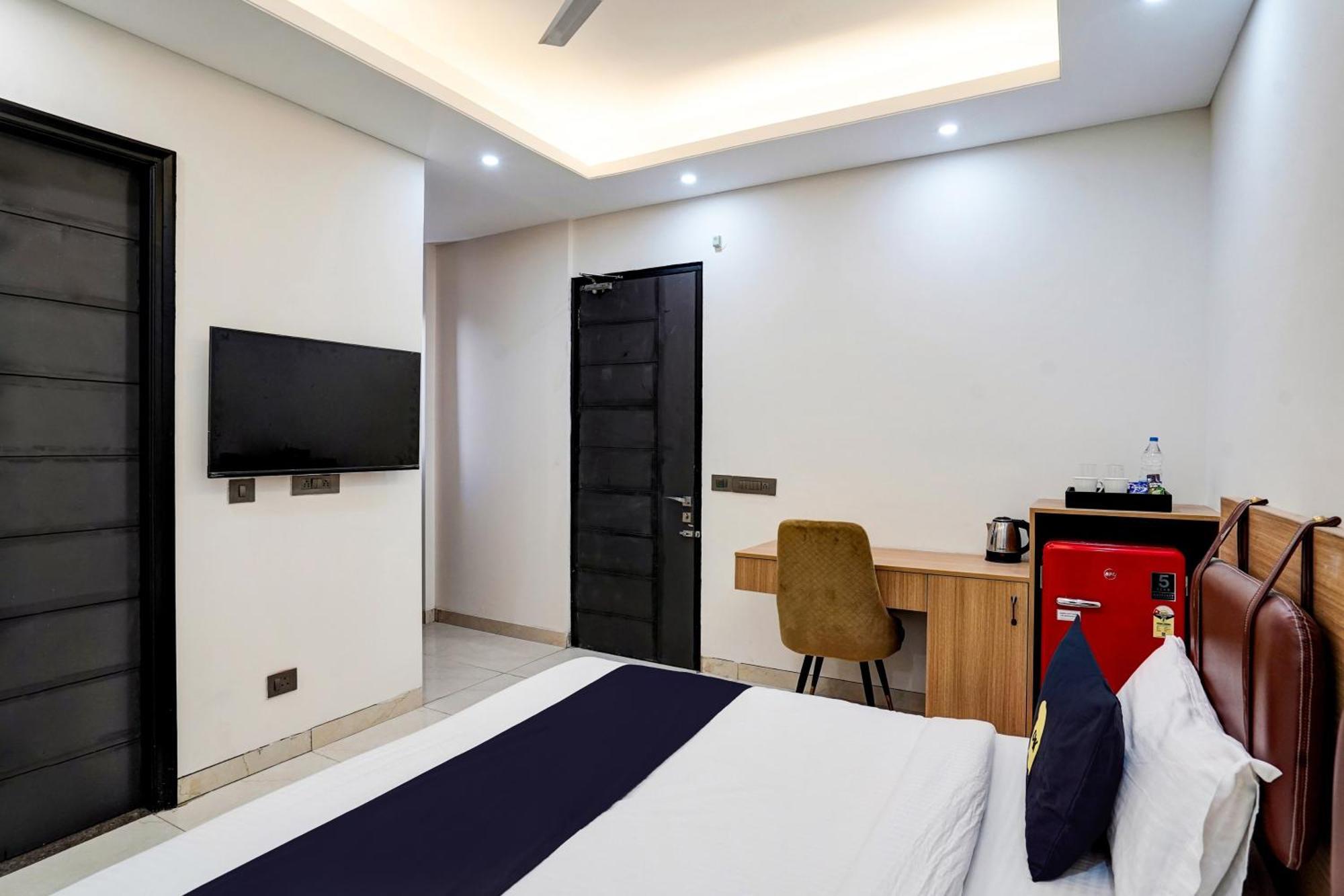 Hotel O Parkinn Γκουργκάον Εξωτερικό φωτογραφία